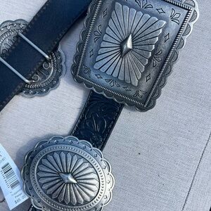 Concho belt by ariat with silver medalions black belt size small new with tags